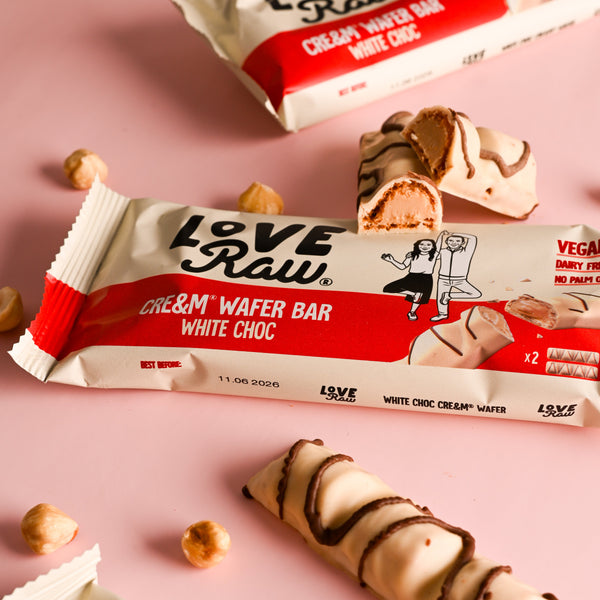 White Choc Cre&m Wafer Bar Box 12x43 g LoveRaw