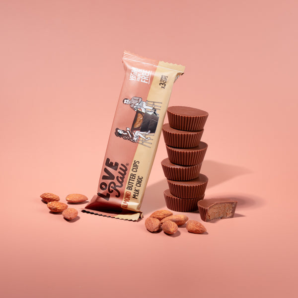 M:lk Choc Almond Butter Cups Box 12x39 g LoveRaw