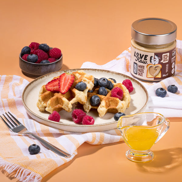 Hazelnut spread White Hazel Daze 250 g LoveRaw